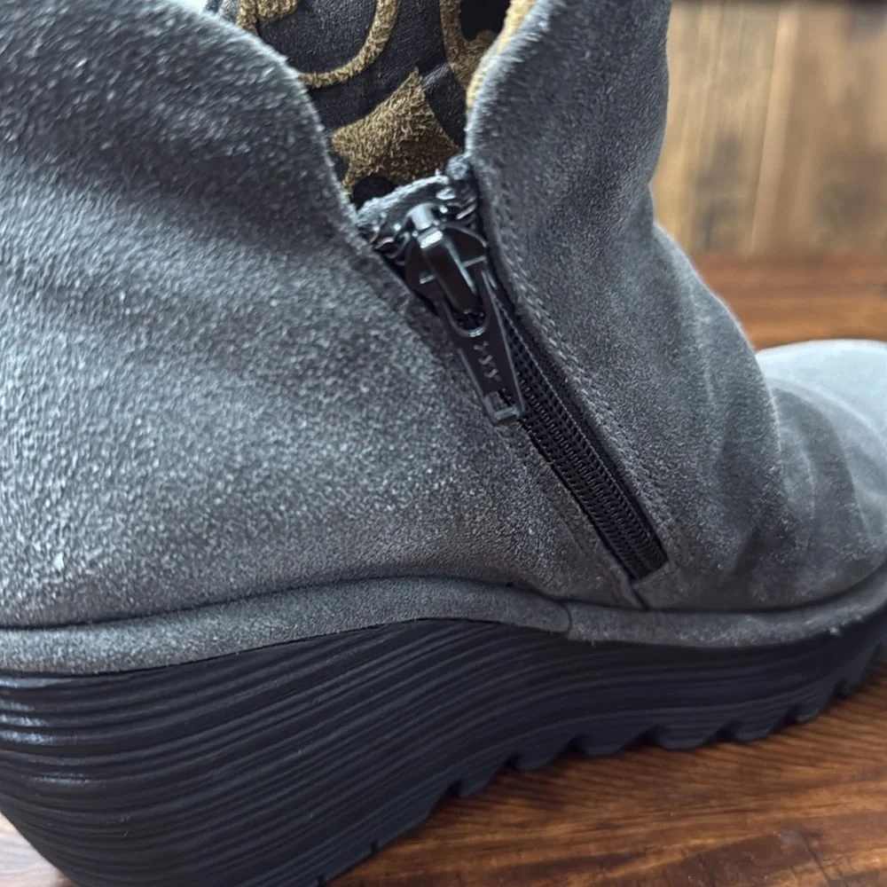 FLY LONDON YIP Diesel Oil Suede Booties